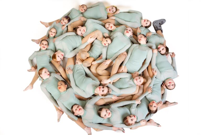 Akimbo Dance Studios large group pale green in circle