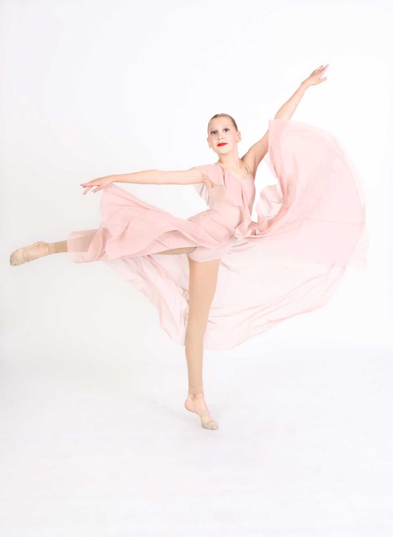 Akimbo-Dance-single-ballerina-large-pink-scarf