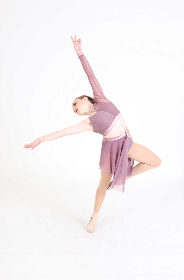 Akimbo-Dance-single-ballerina-lavender-flowing